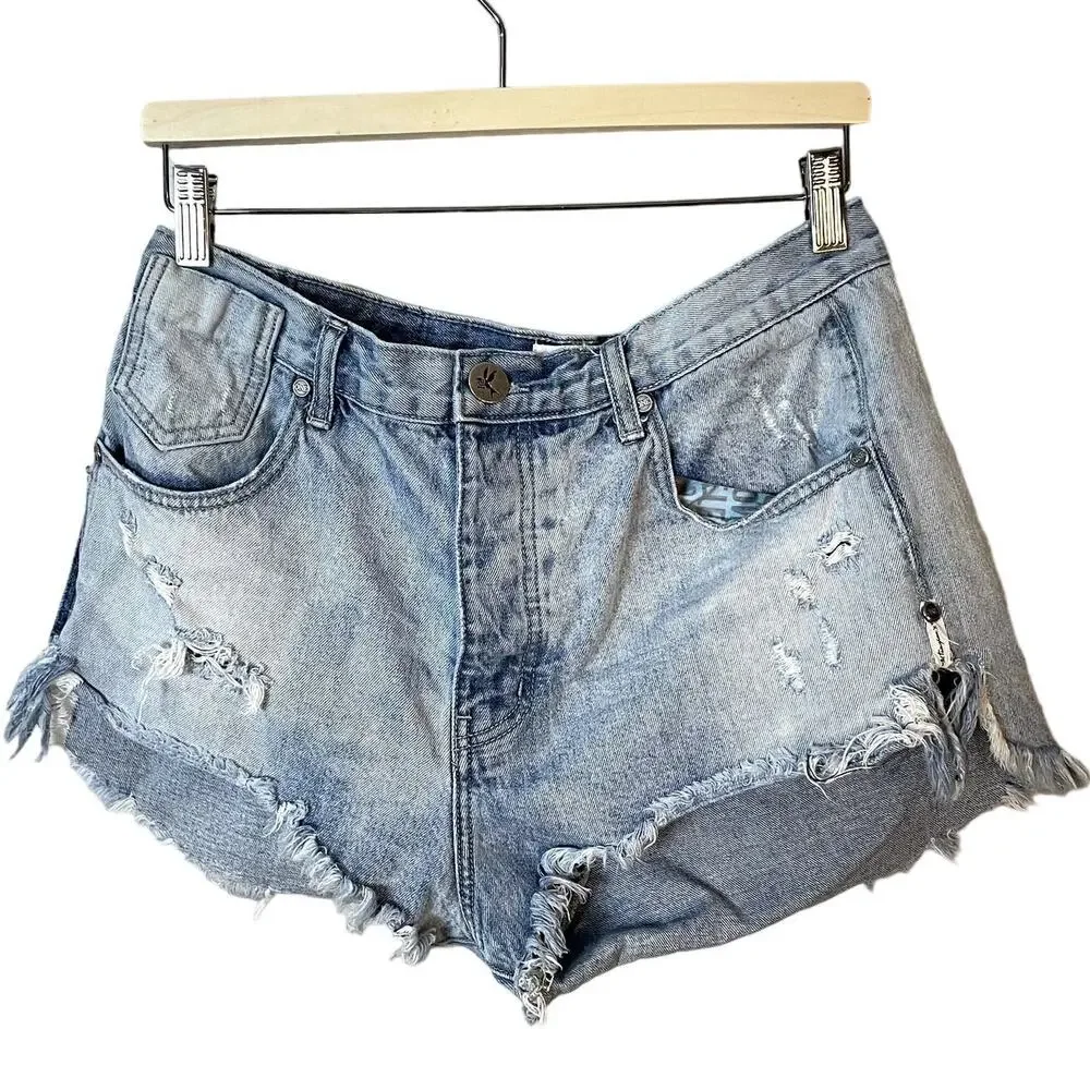 One X One Teaspoon Distressed Denim Bandits Shorts in Light Blue Size 29